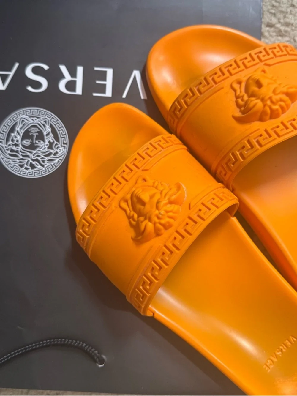 Versace 💯% Authentic Iconic Medusa luxurious flip-flops slipper sandals. — EUC